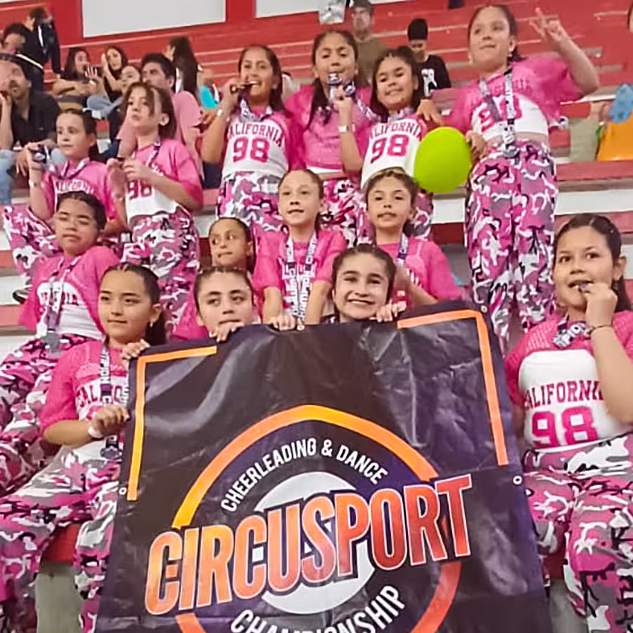 Academias del Colegio San Patricio celebran triunfo en CIRCUSPORT 2025.