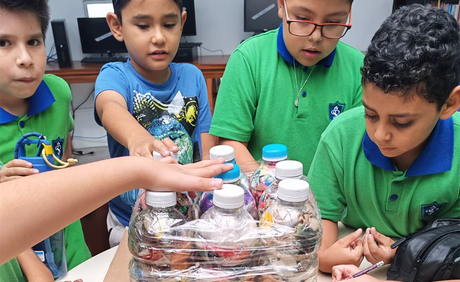 Día de la Tierra, academias de Forjadores Ambientales.