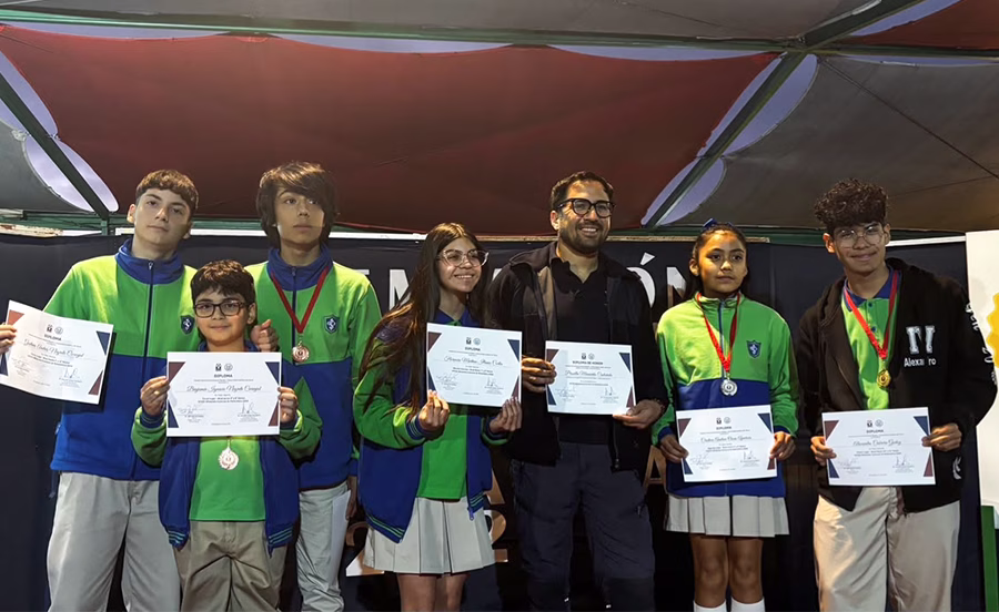 Alumnos ganadores de las olimpiadas comunales de matemáticas 2026.