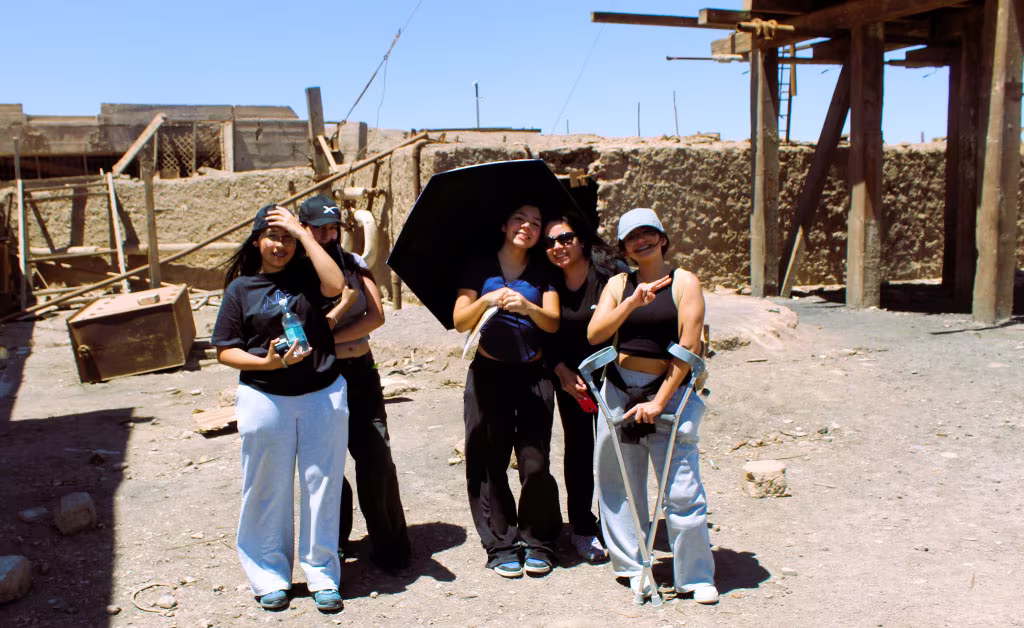 Alumnos del Colegio San Patricio visitan la ex Salitrera Chacabuco.